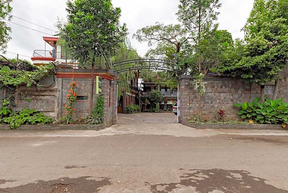 Urbanview Hotel Villa Surya Bandung