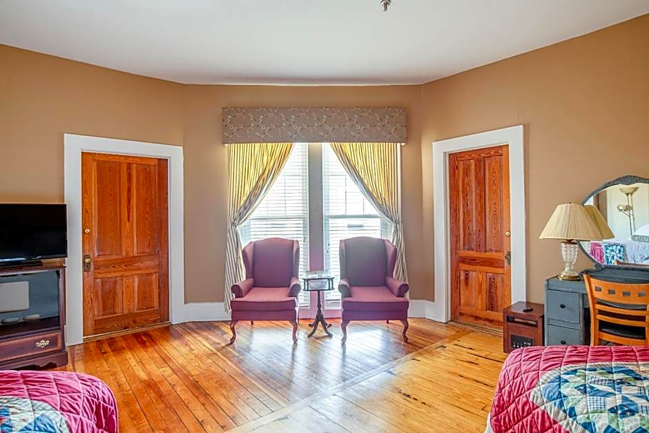 The Belmont Inn by OYO