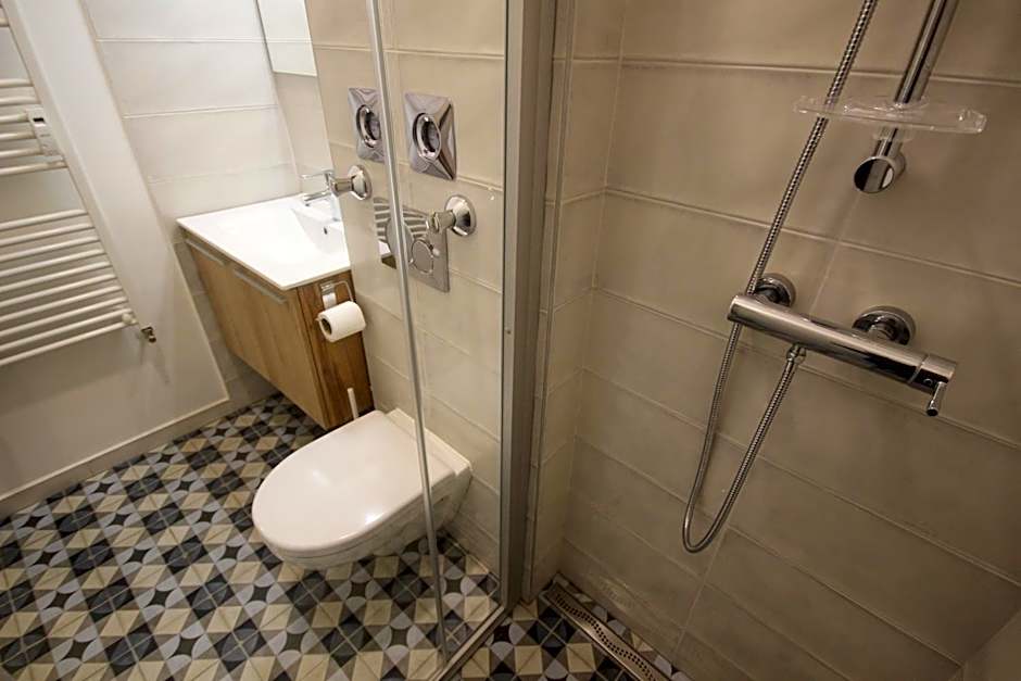 Acacia Private Rooms & Studios