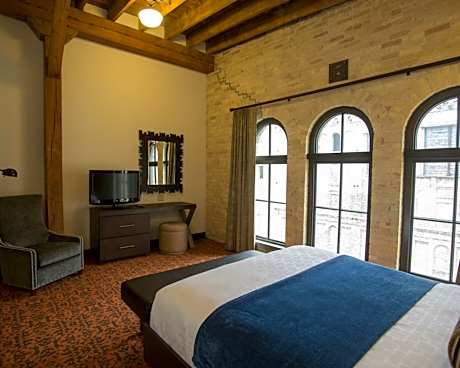 One Bedroom King Suite
