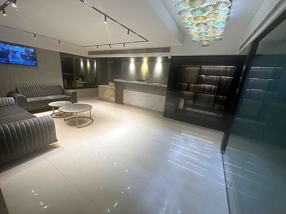 The International by Tunga