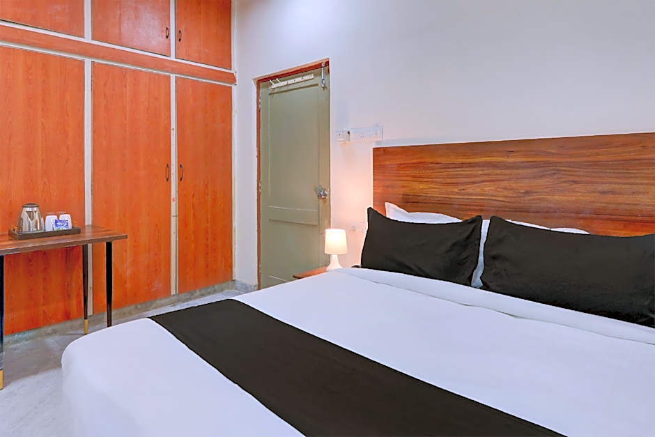 Collection O SS BLUE INN