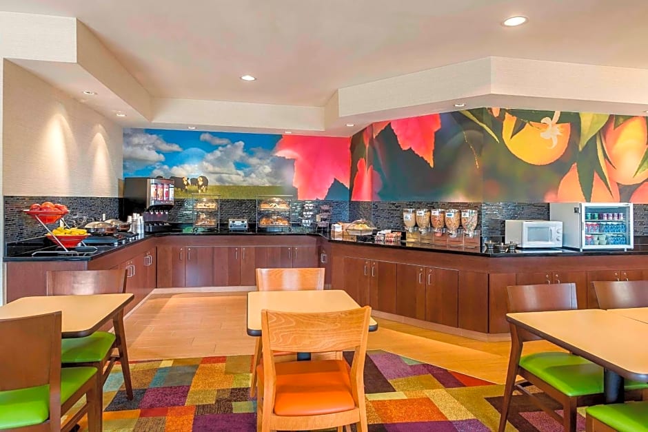 Fairfield Inn & Suites Holland