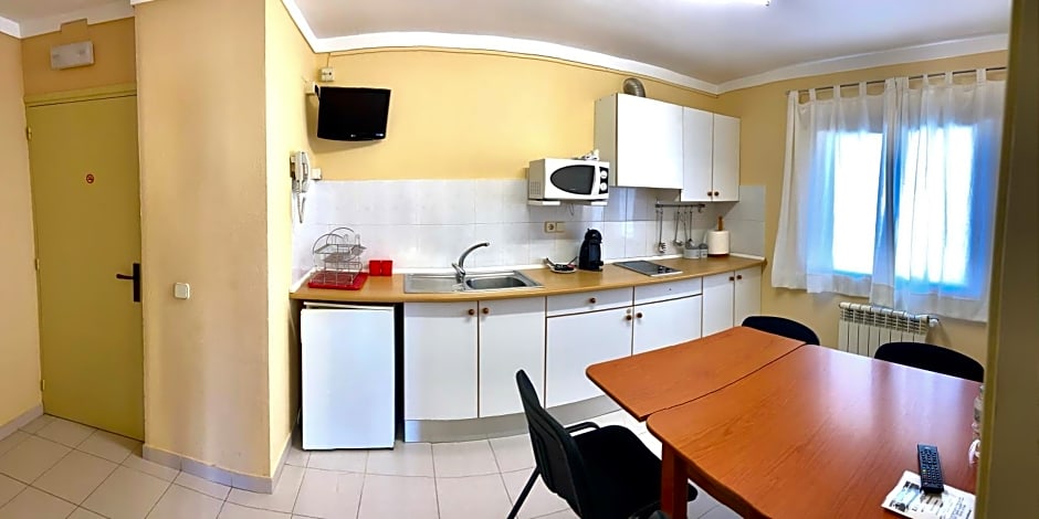 Photo 1 of 5 of One-Bedroom Apartment