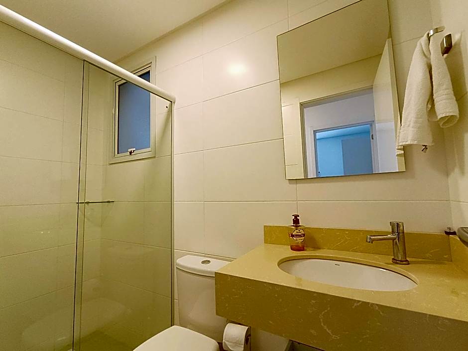 Alto padrão com piscina a 300m do mar - CAN103G