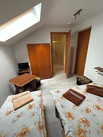 Triple Room with Private Bathroom