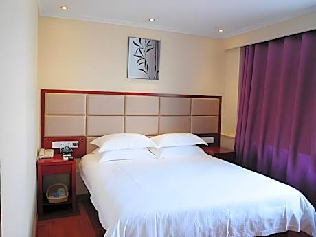 GTR - Guest Room with One 1.8M Bed