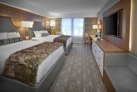 Deluxe 2 Queen Beds Balcony