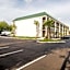 Econo Lodge Inn & Suites Foley-North Gulf Shores