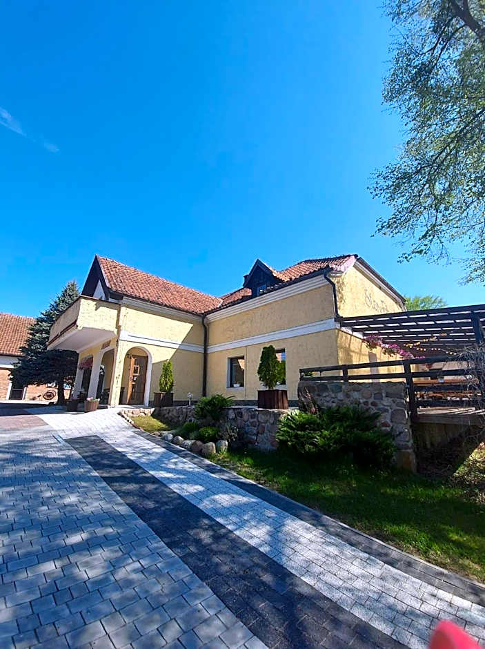 Folwark Tumiany Pokoje & Restauracja