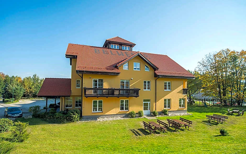 Hotel Belweder - przy hotelu Golebiewski