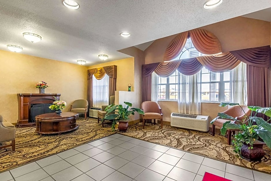 Econo Lodge Inn & Suites Evansville