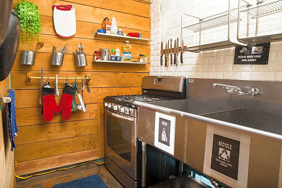 ITH Beach Bungalow Surf Hostel San Diego Adults Only