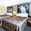 Super 8 by Wyndham Janesville