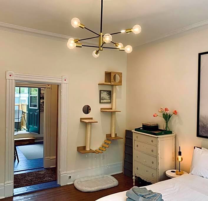 Pet-Friendly Space #3 at Doggy Digs, King Bed and Office