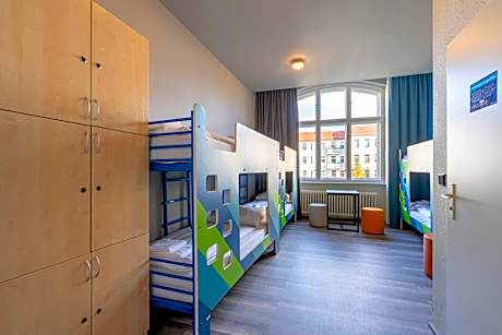 Bed in 6-Bed Dormitory Room