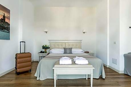 Junior Suite with Balcony