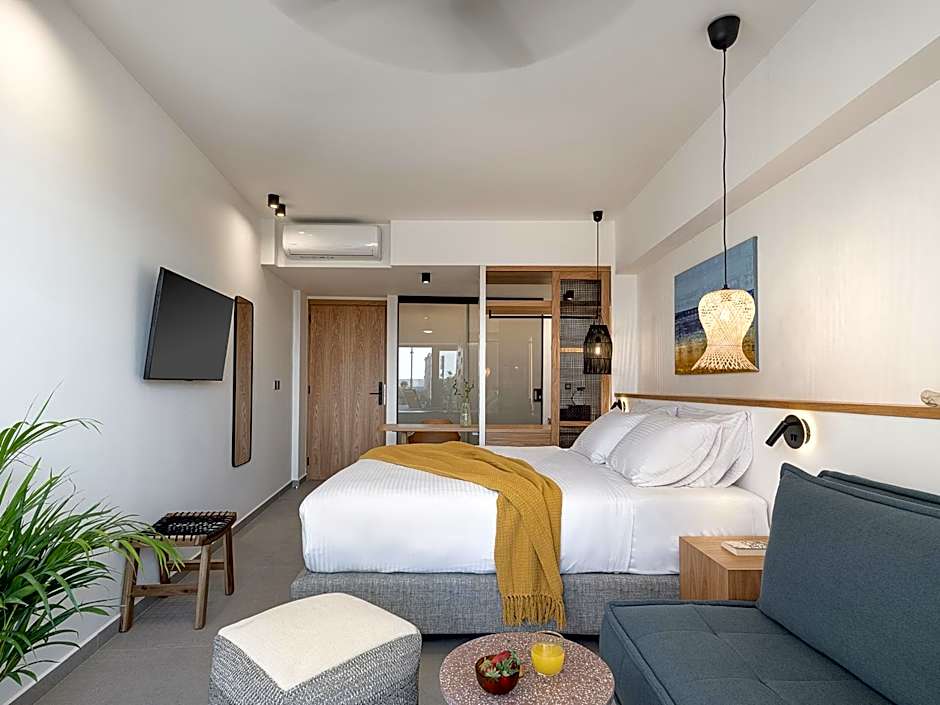 Calla Luxury Seafront Suites