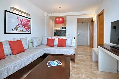 One-Bedroom Apartment (2 Adults + 1 Child)