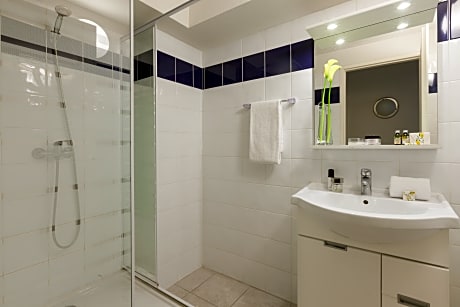 Studio With Double Bed