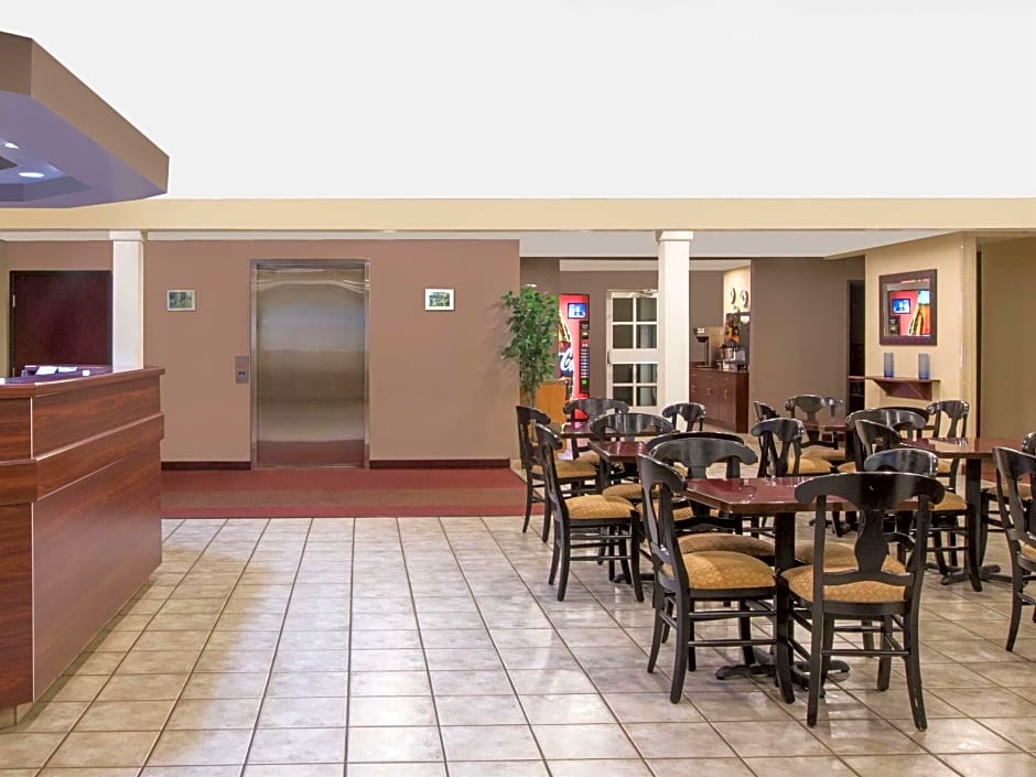 Microtel Inn & Suites By Wyndham Meridian