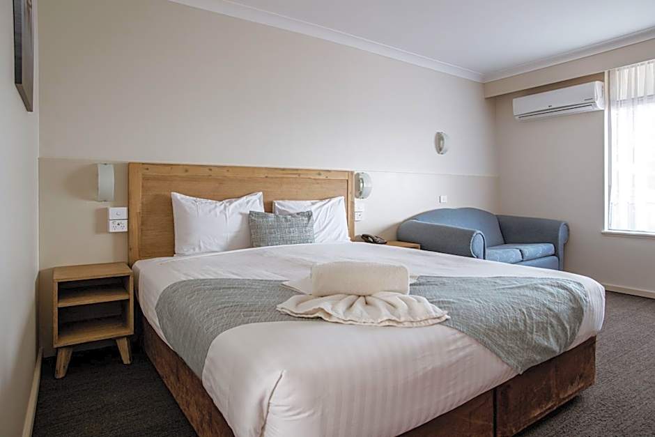 Hospitality Inn Esperance SureStay Collection by Best Western