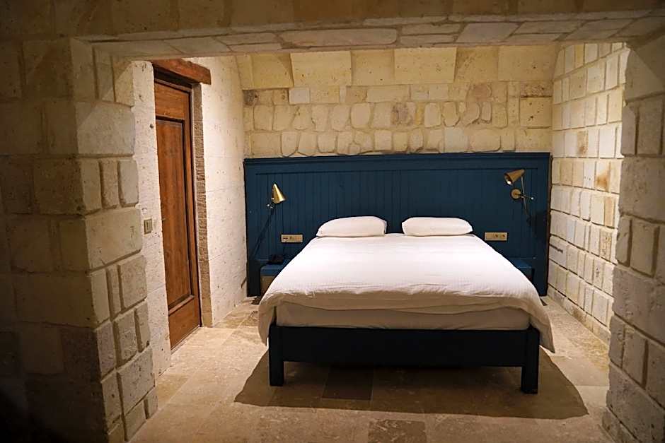EVANTHIA CAVE SUITES