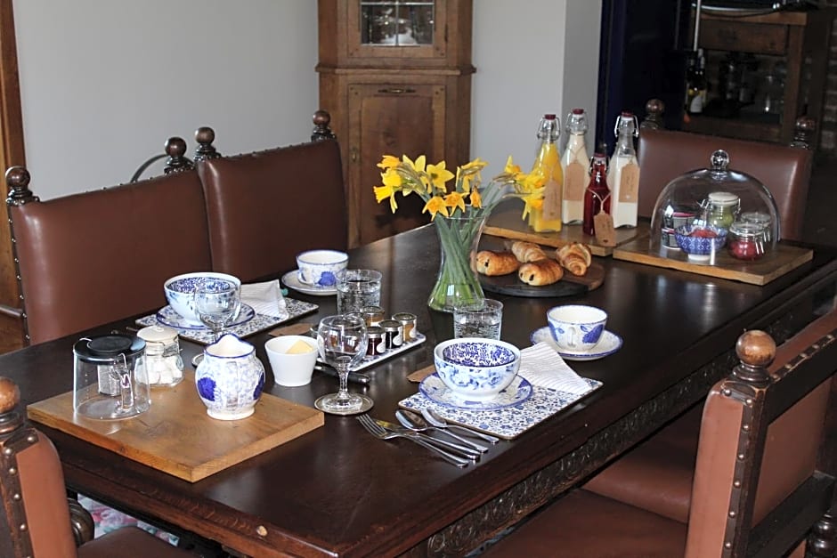 Hood Lane Farm - The Parlour - Self Catering Ground Floor Apartment