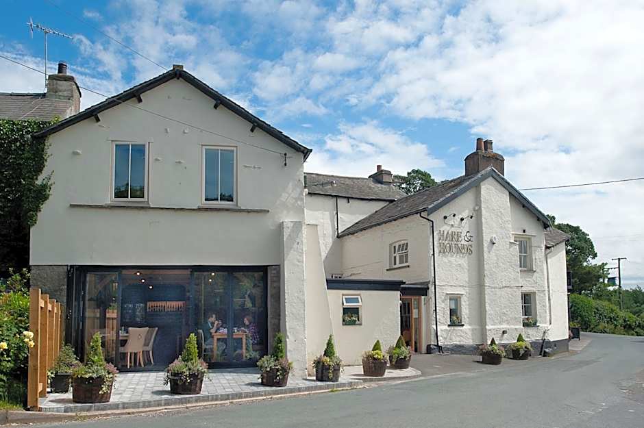 The Hare and Hounds, Levens