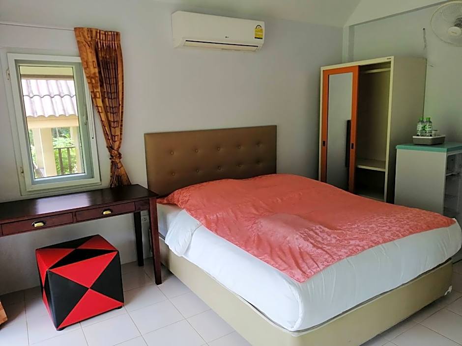 Koh Chang Pukdee  Resort