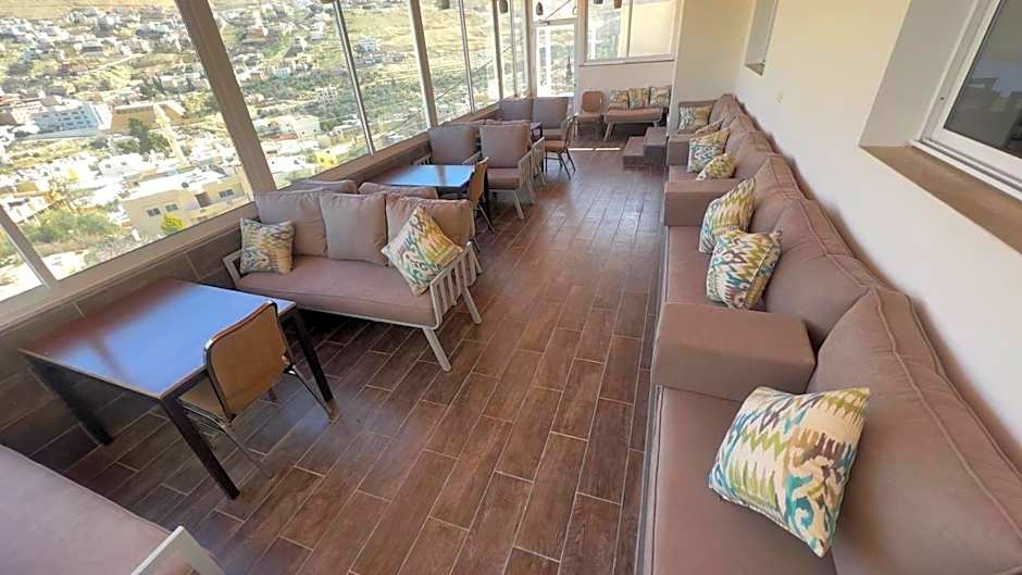 Beit Alshabaan Inn