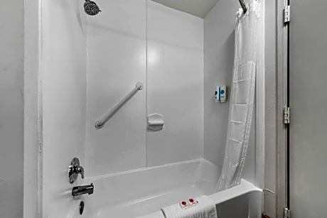 Queen Suite with Two Queen Beds - Non-Smoking