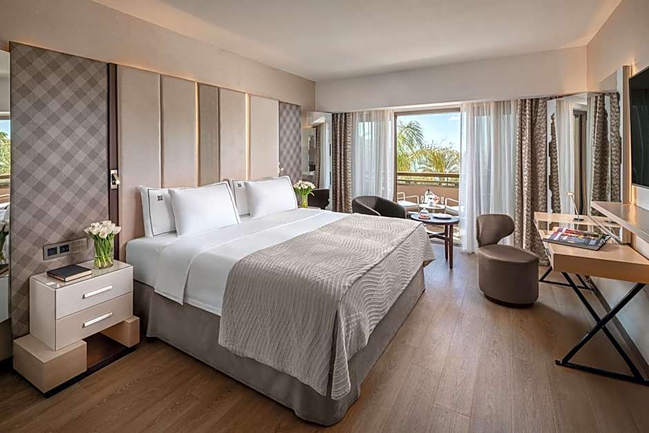 Four Seasons Hotel