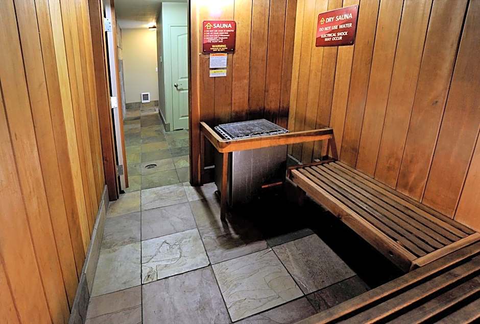 Best Western Plus Clocktower Inn