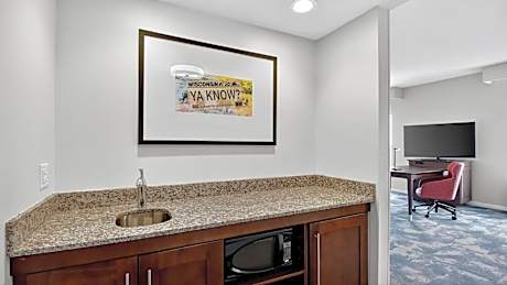2 Qns Microwv/Fridge/Wetbar Studio Suite Ns