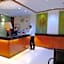 OYO 187 The Maxwell Hotel