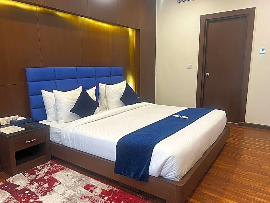 Photo 1 of 5 of Presidential Suite