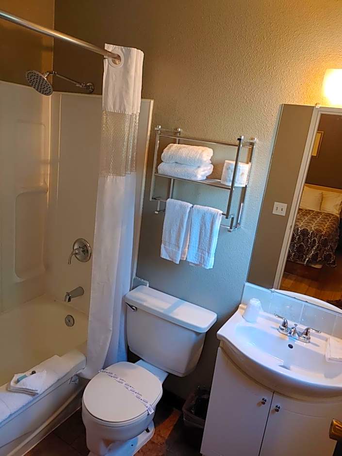 Magnuson Hotel Creston