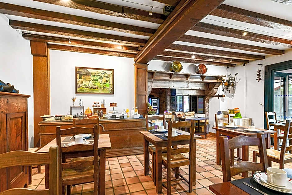 Logis Hôtel Etchemaïté