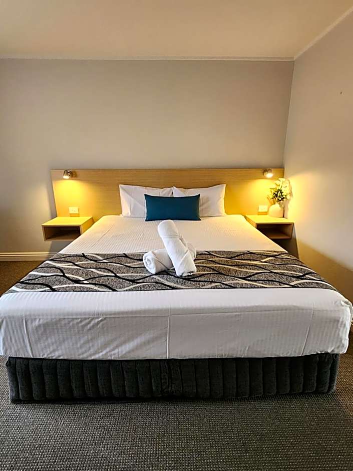 Country Gardens Motel