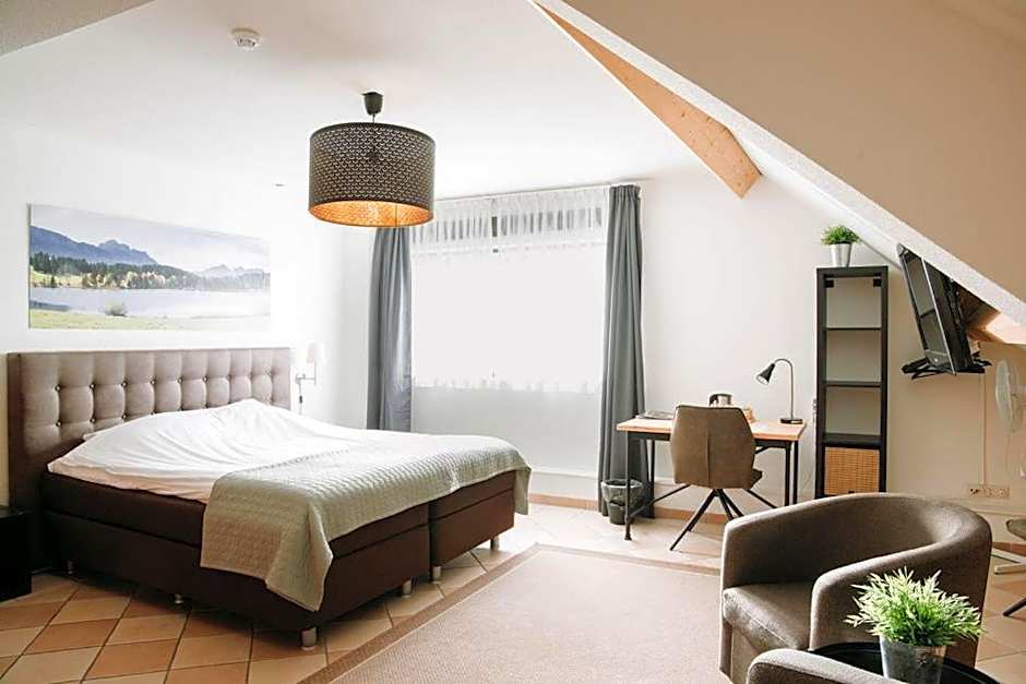 Photo 1 of 5 of Quadruple Room