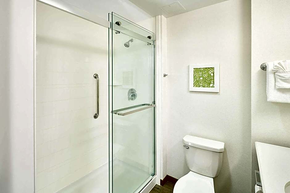 Hampton Inn By Hilton & Suites Oahu/Kapolei, HI
