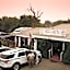 Gena's Sierra Inn and Restaurant