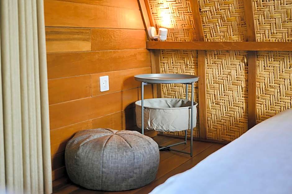 Murna Villa 3, A modern Balinese wooden house 360 GWK view