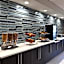 La Quinta Inn & Suites by Wyndham Maingate Fort Jackson