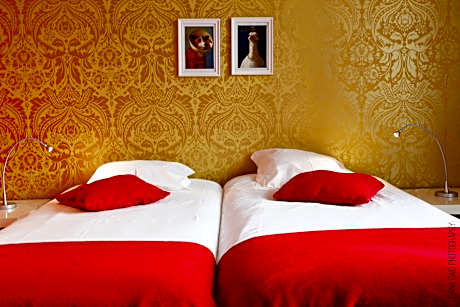 twin room with shared bathroom