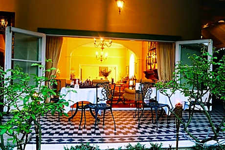 Hacklewood Hill Country House