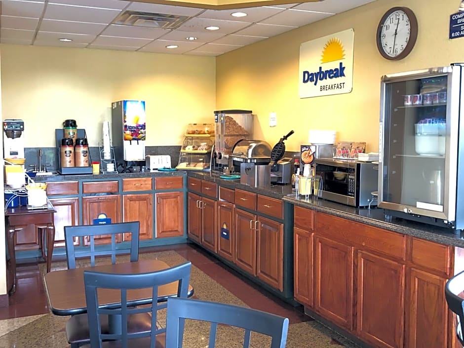 Days Inn by Wyndham Franklin