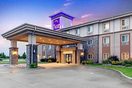 Sleep Inn & Suites Grand Forks Alerus Center