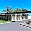 Overlander Hotel Motel